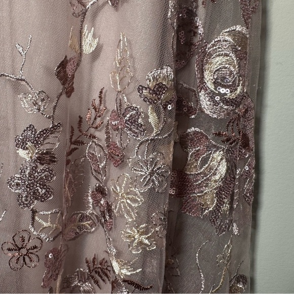 Mac Duggal Embellished V Neck Illusion Long Sleeve A Line Gown Size 10 - Picture 7 of 16